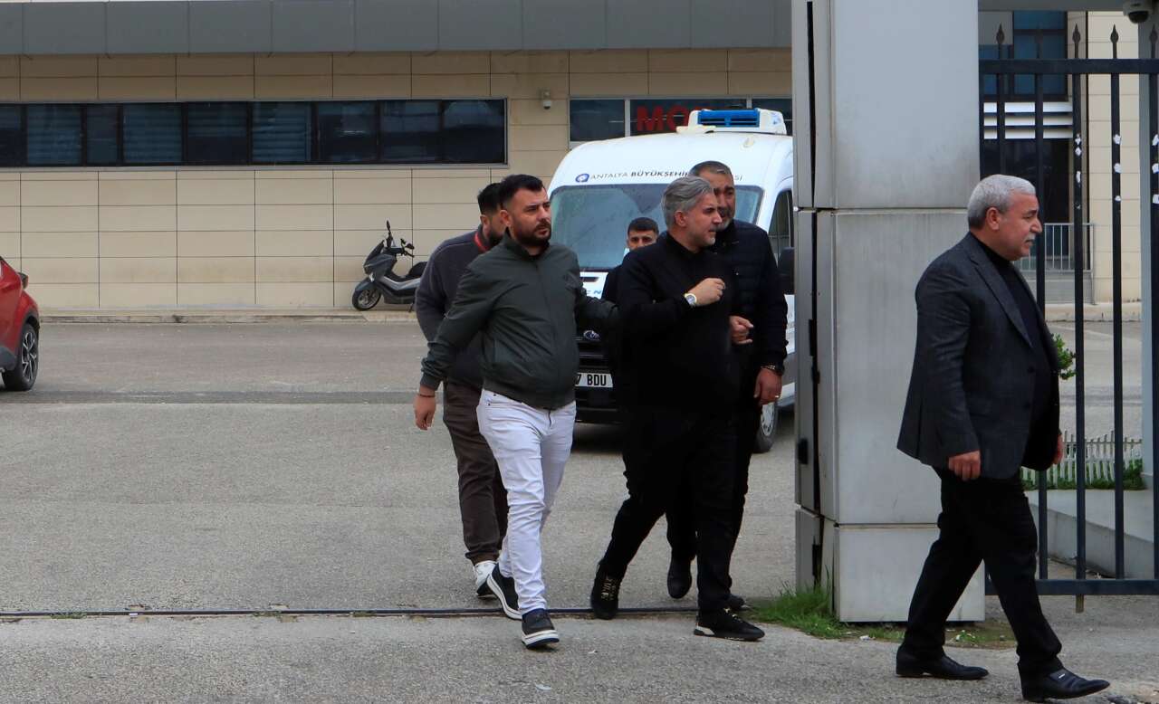 Konyaaltı’nda boğularak ölen gencin suya girme sebebi yürekleri yaktı 12